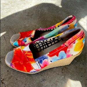 Toms Wedge Shoes